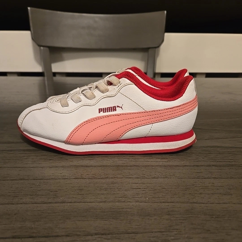 Puma White and Pink Sneakers